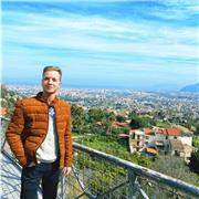 Laureato in scienze della comunicazione impartisco lezioni per bambini di scuola elementare per tutte le materie